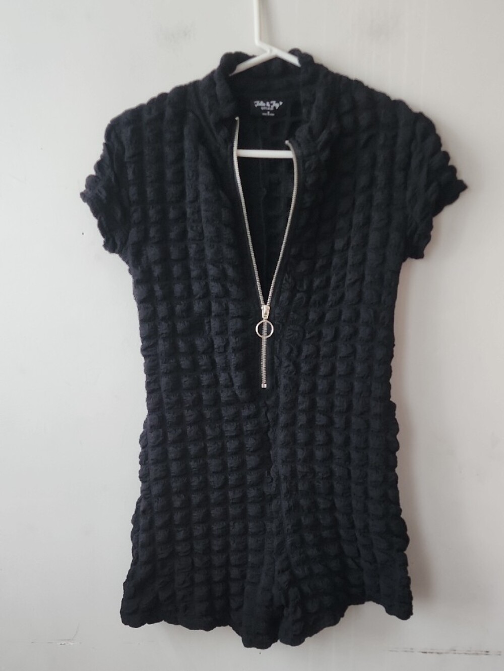 Black Textured Short-Sleeve Romper with Zip Front. New Without Tag - Picture 3 of 12